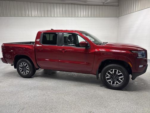 2024 Nissan Frontier SL