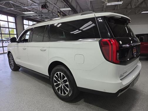 Oxford White 2025 Ford Expedition Max Platinum