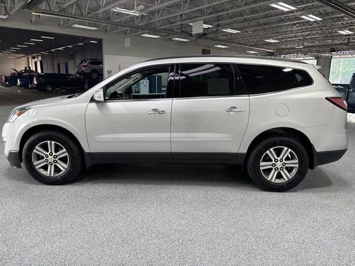 Silver Ice Metallic 2016 Chevrolet Traverse 2LT