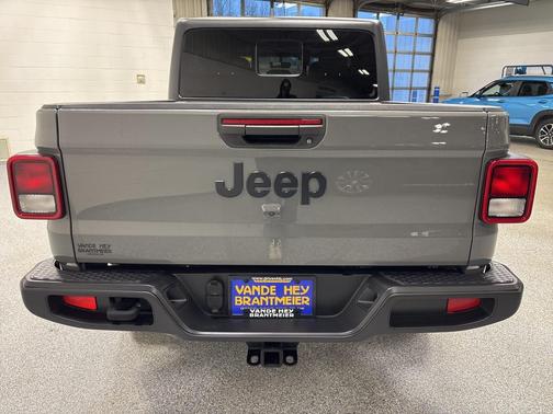 2022 Jeep Gladiator Altitude 4x4