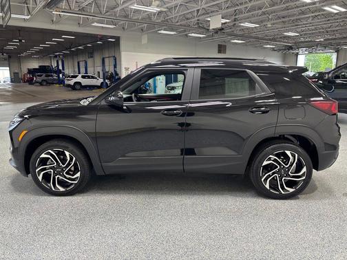 Mosaic Black Metallic 2025 Chevrolet Trailblazer RS