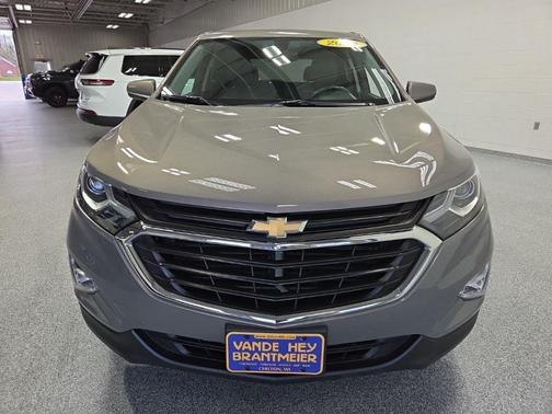Pepperdust Metallic 2018 Chevrolet Equinox LT
