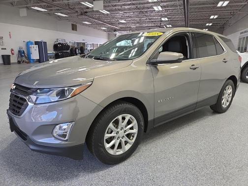 Pepperdust Metallic 2018 Chevrolet Equinox LT