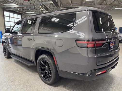 2024 Jeep Wagoneer L Series II Carbide 4x4