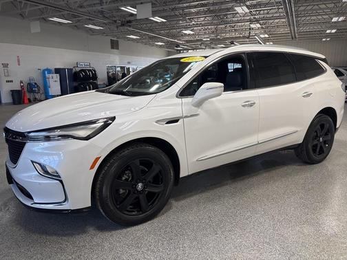 2023 Buick Enclave Essence AWD