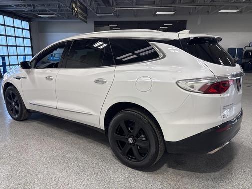 2023 Buick Enclave Essence AWD