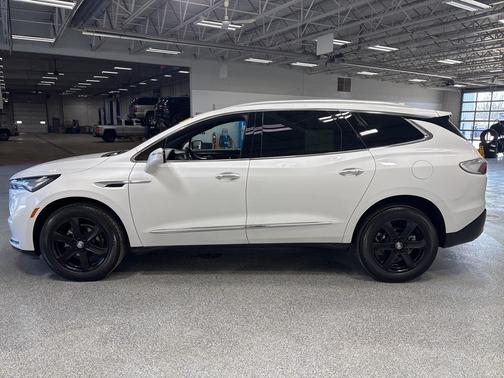2023 Buick Enclave Essence AWD