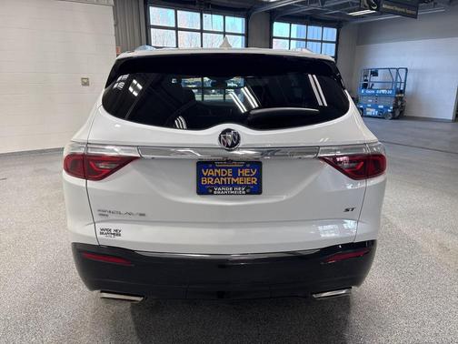 2023 Buick Enclave Essence AWD