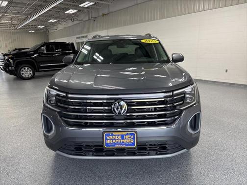 2025 Volkswagen Atlas 2.0T SE w/Technology 4MOTION