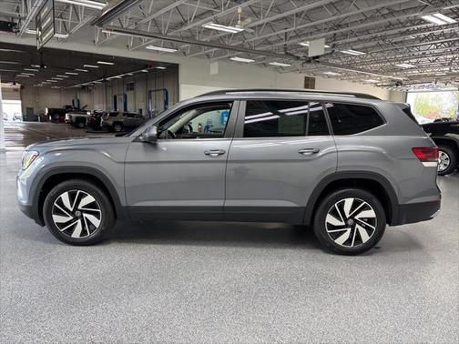 2025 Volkswagen Atlas 2.0T SE w/Technology 4MOTION