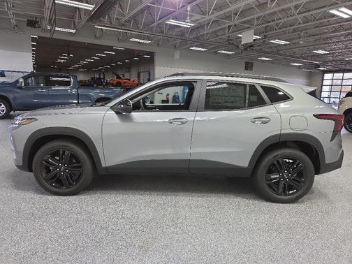 Sterling Gray Metallic 2026 Chevrolet Trax FWD ACTIV