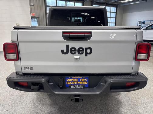 2023 Jeep Gladiator Sport S