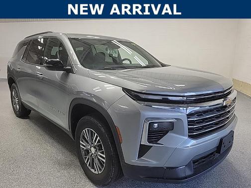 2025 Chevrolet Traverse LT