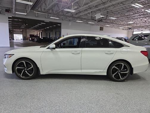 Platinum White Pearl 2018 Honda Accord Sport