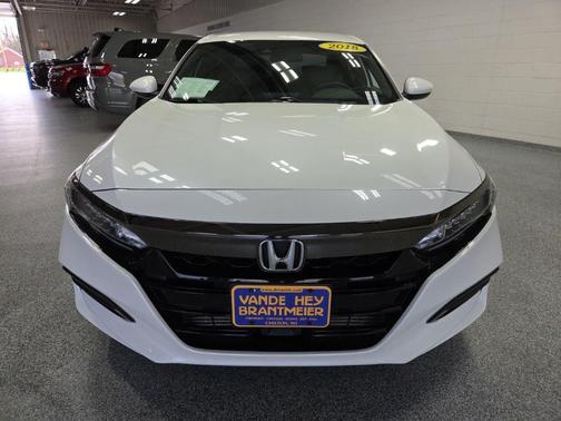Platinum White Pearl 2018 Honda Accord Sport