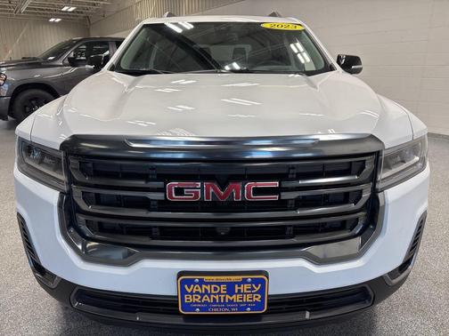 2023 GMC Acadia AWD AT4