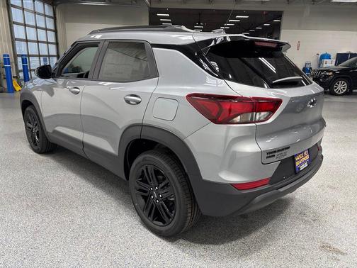 Sterling Gray Metallic 2026 Chevrolet Trailblazer LT