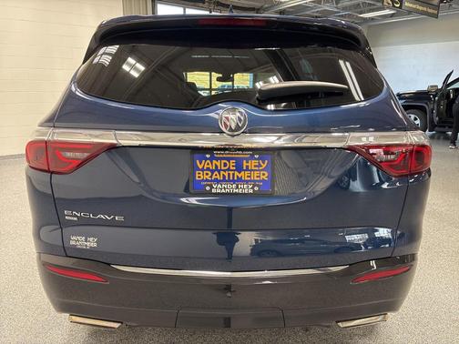 2023 Buick Enclave Essence AWD