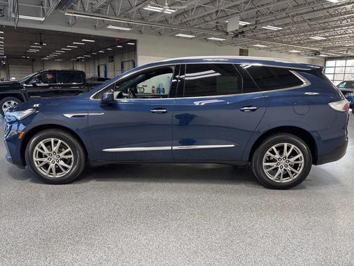 2023 Buick Enclave Essence AWD