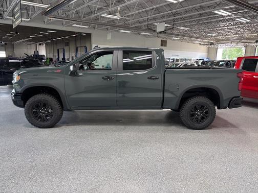 2025 Chevrolet Silverado 1500 ZR2