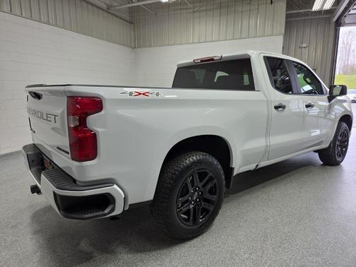 Summit White 2025 Chevrolet Silverado 1500 Custom