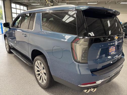 2025 Chevrolet Suburban Premier