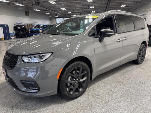 2025 Chrysler Pacifica Limited