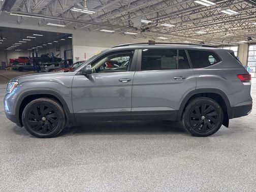 2024 Volkswagen Atlas 2.0T SE w/Technology 4MOTION