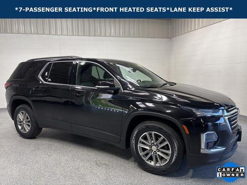 Mosaic Black Metallic 2023 Chevrolet Traverse LT Cloth