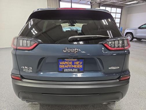 Blue Shade Pearlcoat 2019 Jeep Cherokee Latitude
