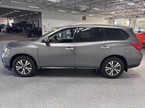 2020 Nissan Pathfinder S 4WD