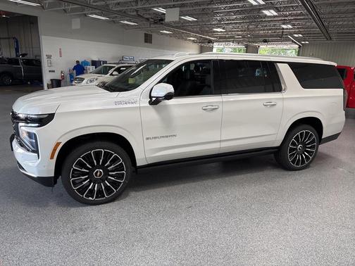 2025 Chevrolet Suburban 4WD High Country