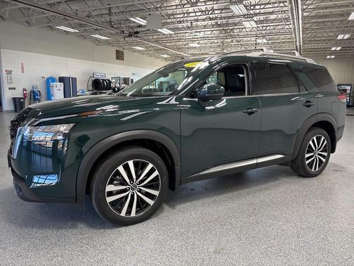 2024 Nissan Pathfinder Platinum 4WD