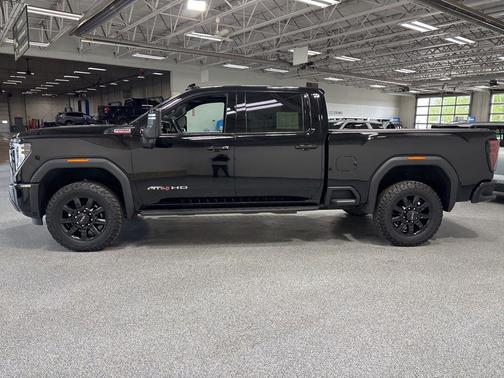 Onyx Black 2024 GMC Sierra 2500 AT4