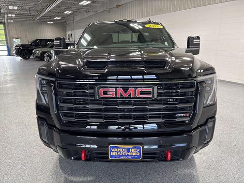 Onyx Black 2024 GMC Sierra 2500 AT4