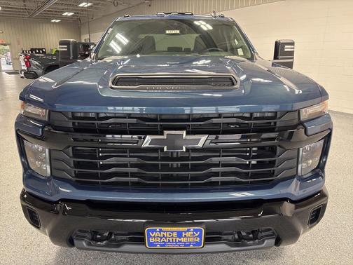 2026 Chevrolet Silverado 2500 Custom