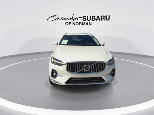 2023 Volvo XC60 Recharge Plug-In Hybrid T8 Plus Bright Theme