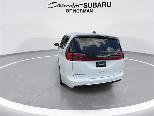 2023 Chrysler Pacifica Touring-L