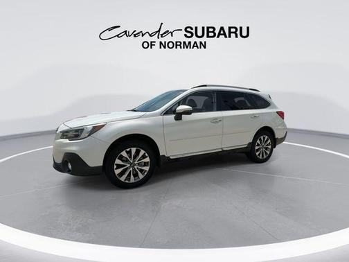 Crystal White Pearl 2019 Subaru Outback 3.6R Touring
