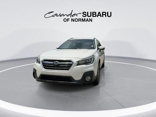Crystal White Pearl 2019 Subaru Outback 3.6R Touring