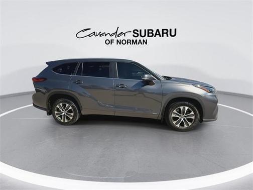2023 Toyota Highlander Hybrid XLE