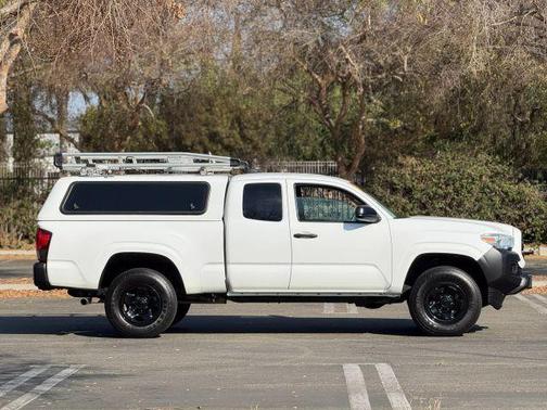 2019 Toyota Tacoma SR