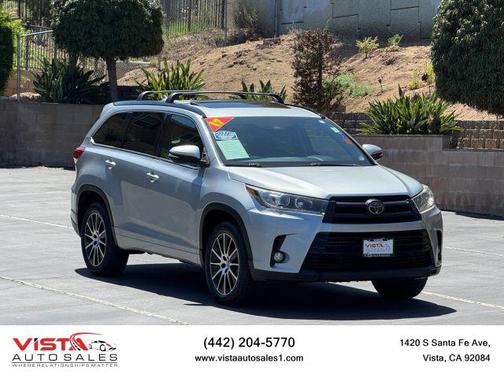 2017 Toyota Highlander SE
