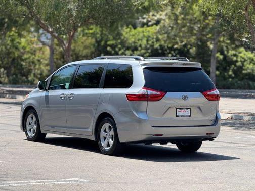 2015 Toyota Sienna LE