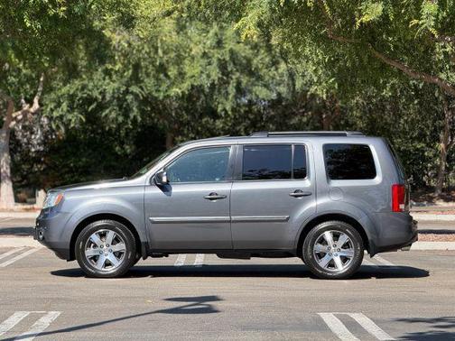 Gray 2012 Honda Pilot Touring