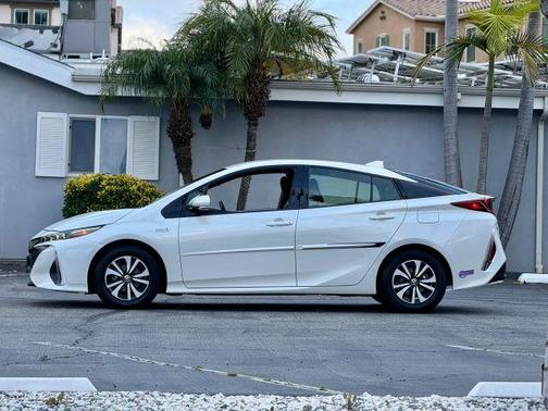 2018 Toyota Prius Prime Premium