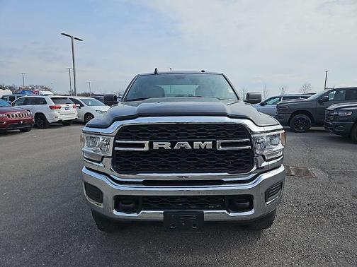 2022 RAM 2500 Tradesman Crew Cab 4x4 6'4' Box