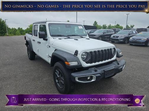 Bright White Clearcoat 2025 Jeep Gladiator Sport S