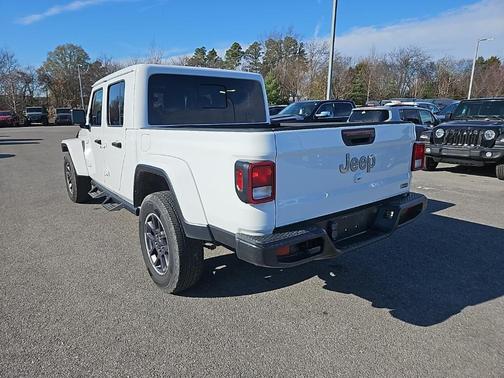 2023 Jeep Gladiator Overland