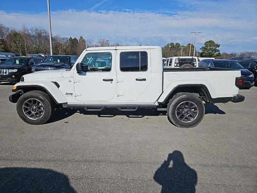 2023 Jeep Gladiator Overland